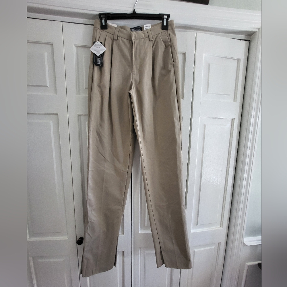 New With Tags Pleated Women's Khaki Chino Pants 6Long Preppy